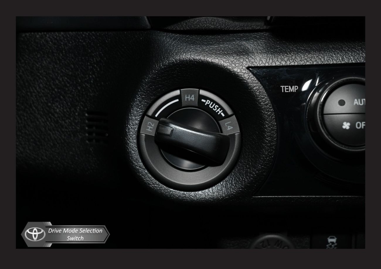 تويوتا هيلوكس ECT0092 - Toyota Hilux DCab GLX - 2.4L Dsl At Full Options - White/Red - African Specs