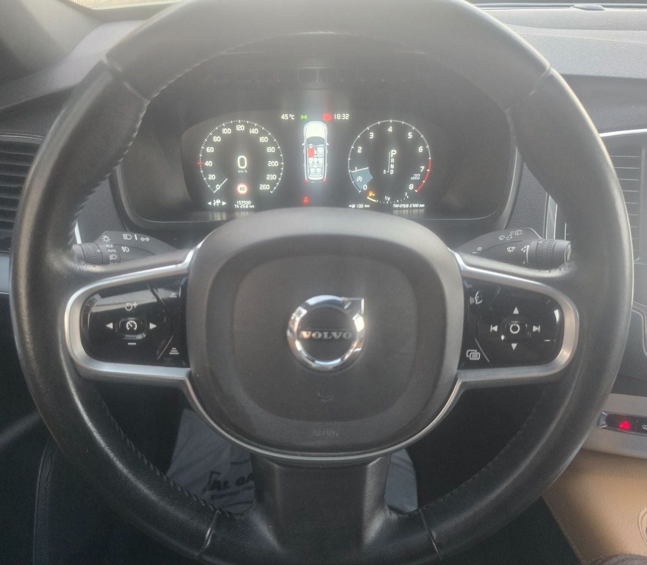 فولفو XC 90 MOMENTUM
