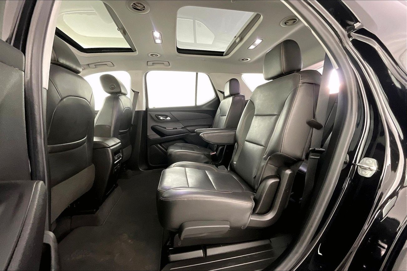 ميتسوبيشي باجيرو GLS Midline w/sunroof | شامل الضمان | 0 ﺪﻔﻋﺓ ﺃﻮﻟﻯ