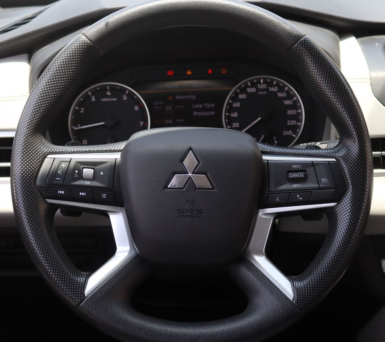 Mitsubishi Outlander GLX MIDLINE GLX