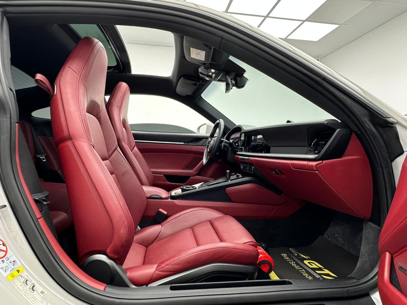 Porsche 911 Carrera 4GTS 3.0L (450 HP) Coupe 2022 Porsche 911 Carrera 4 GTS, 06/2027 Porsche Warranty, 06/2030 P