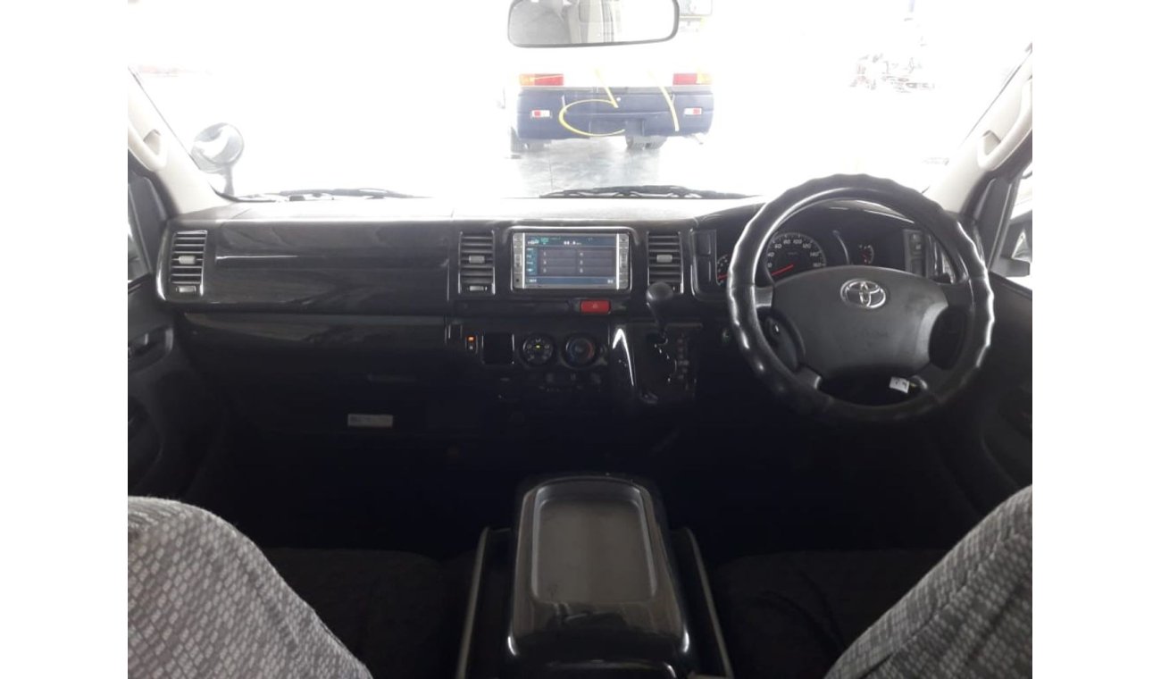 تويوتا هاياس Hiace RIGHT HAND DRIVE (Stock no PM 710 )