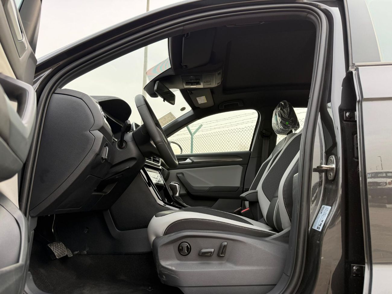 فولكس واجن T ROC 300 TSI 1.5L Turbo Petrol 2025 Export Price @ 73,000 AED