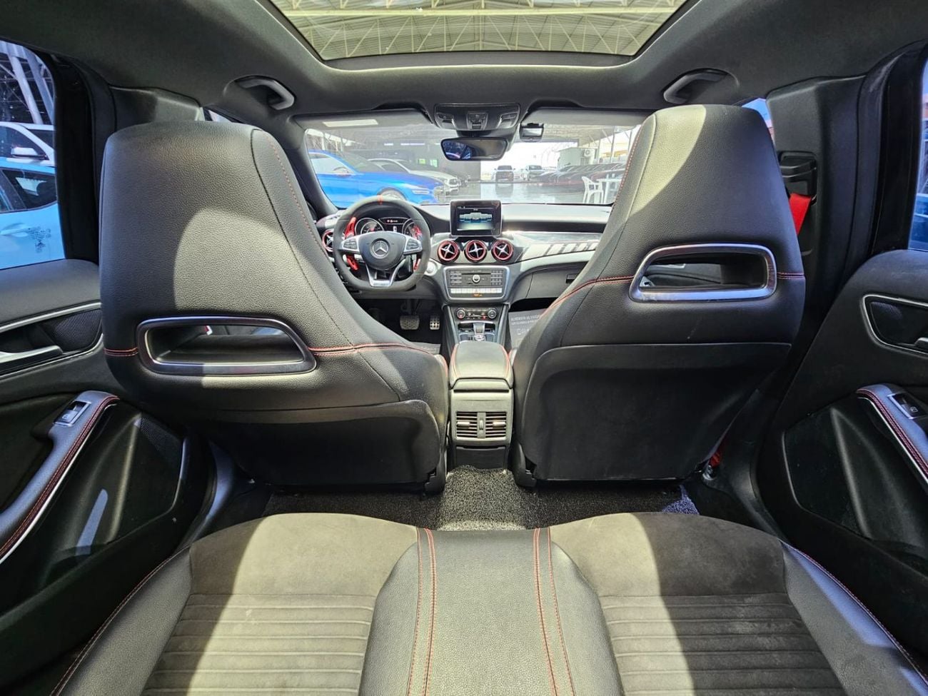 مرسيدس بنز GLA 45 AMG STD