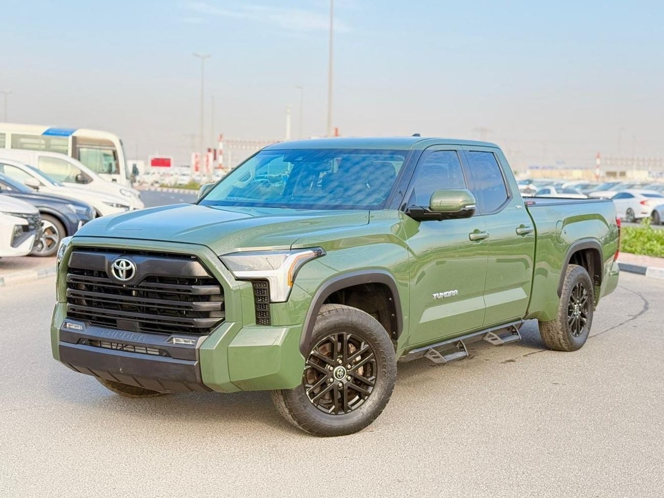 Toyota Tundra SR (NON GCC) SR5 Premium 360 camera full option 2022