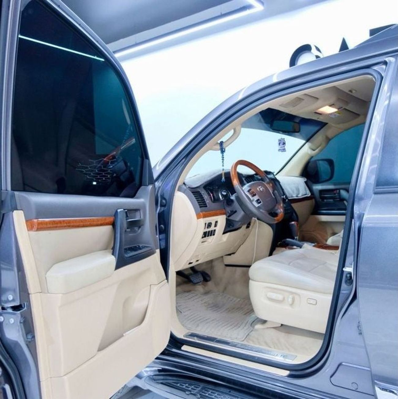 Toyota Land Cruiser GXR 4.0L (271 HP) 4WD Toyota Land Cruiser 2015 GXR 4WD