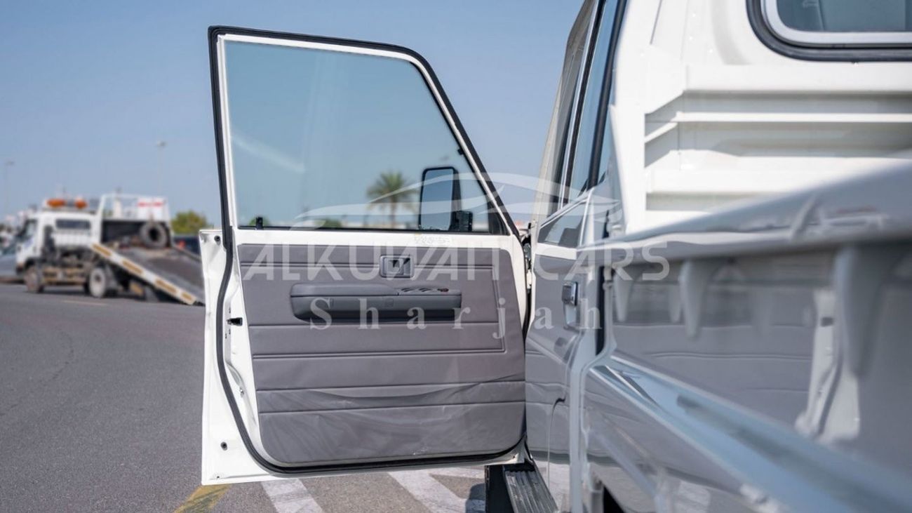 Toyota Land Cruiser Pick Up TOYOTA Land Cruiser 79 DC 4.2D MT – WHITE