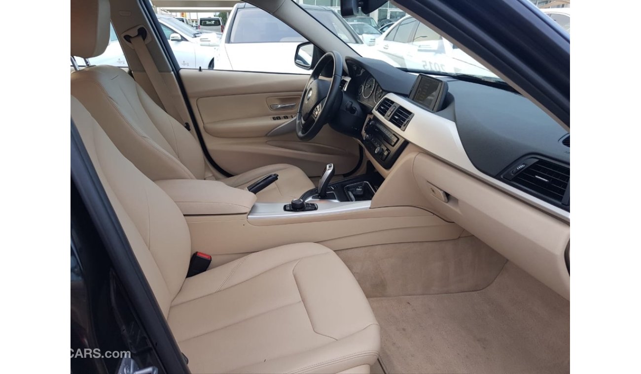 بي أم دبليو 316i بي ام دبليو موديل 2015 خليجي السياره حاله وكاله من الداخل والخارج فل اوبشن الموتر معاه مفتاحين