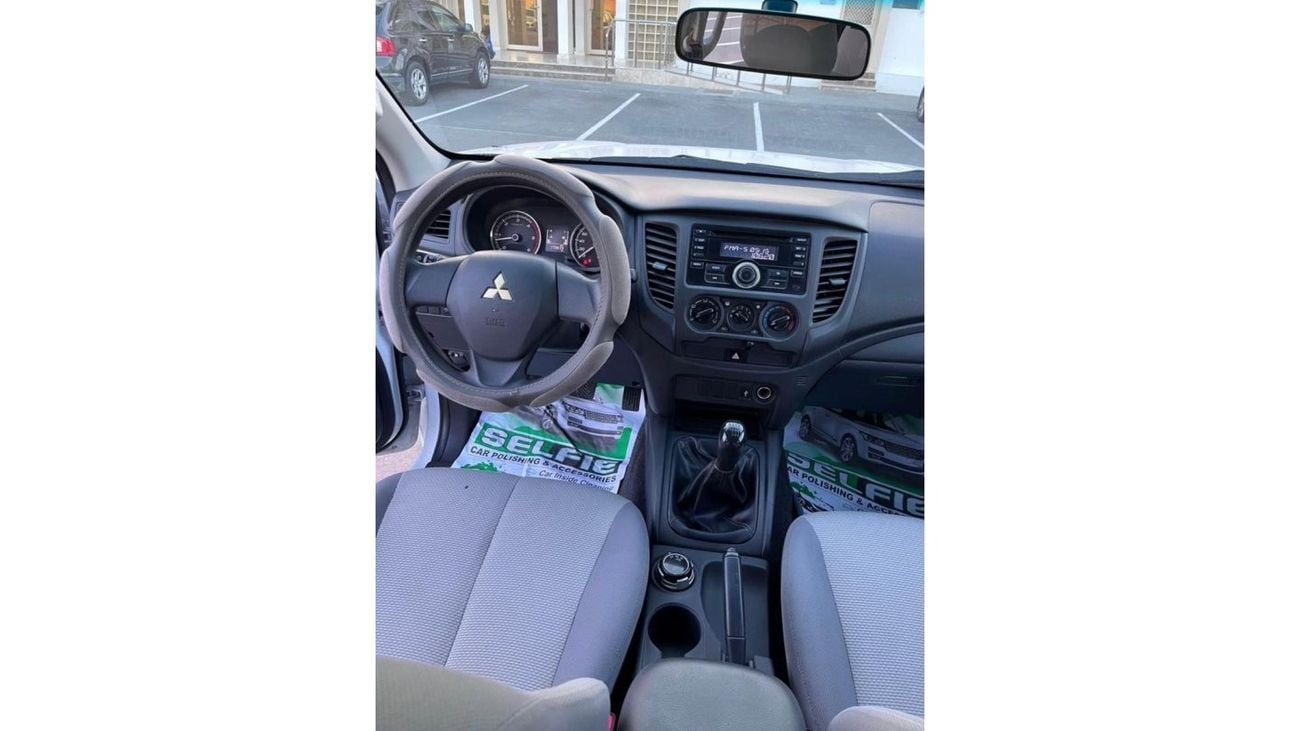 Mitsubishi L200 2020 Mitsubishi L200 Manual Transmission GCC 4x4 Diesel UAE PASS