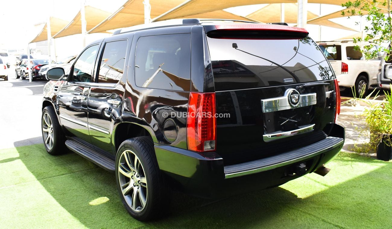 كاديلاك إسكالاد موديل 2007 وارد امريكى رقم واحد فتحة جلد مثبت سرعة تحكم بحالة ممتازة