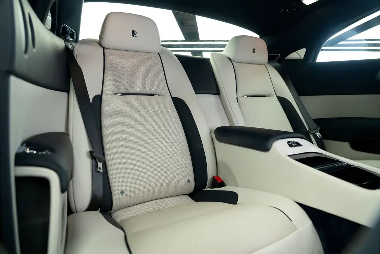 Rolls-Royce Wraith ROLLS ROYCE | WRAITH SILVER BADGE | GCC SPECS LOW MILEAGE