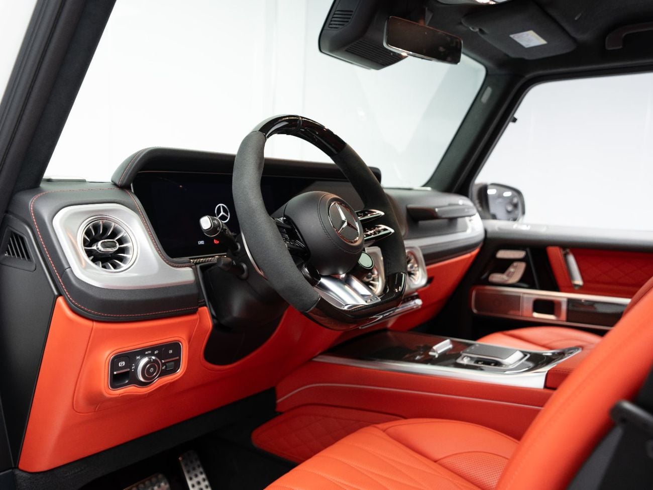 مرسيدس بنز G 63 AMG STANDARD BUY NOW, PAY 2027 | THE BLACKLINE STANDARD | 2030 Mercedes Warranty + Service Contract, GCC
