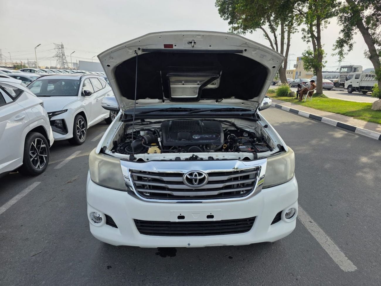 Toyota Hilux DLX Diesel Engine ,Smart Cab Hilux Manual Gear Right Hand Drive  ,ONLY FOR EXPORT AVAILABLE