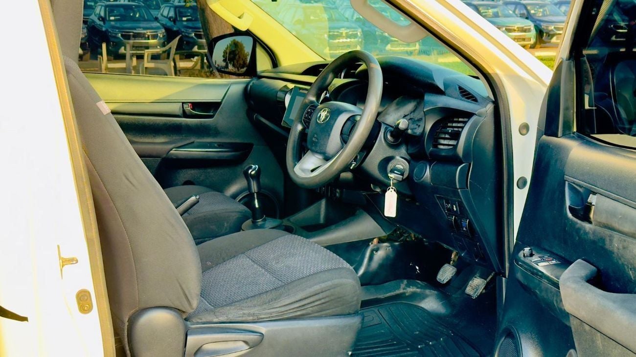 Toyota Hilux SINGLE CABIN PICKUP | 2.4L DIESEL ENGINE | 2016 | RHD | PREMIUM BULL BAR | METAL ROLL BAR | MANUAL T