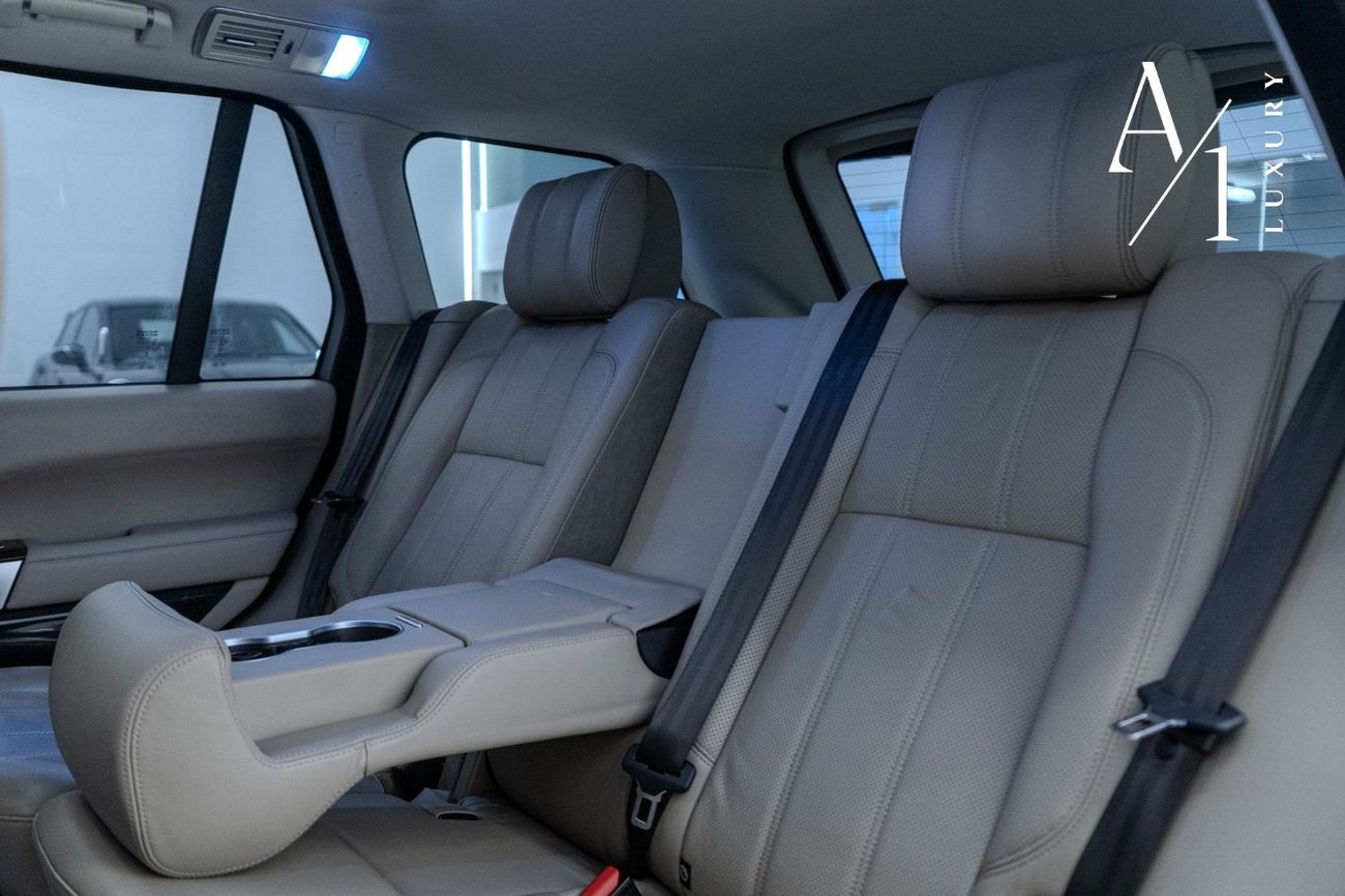 Land Rover Range Rover Evoque 2016 Range Rover Vogue SE, Full Service History, Excellent Condition, GCC Spec