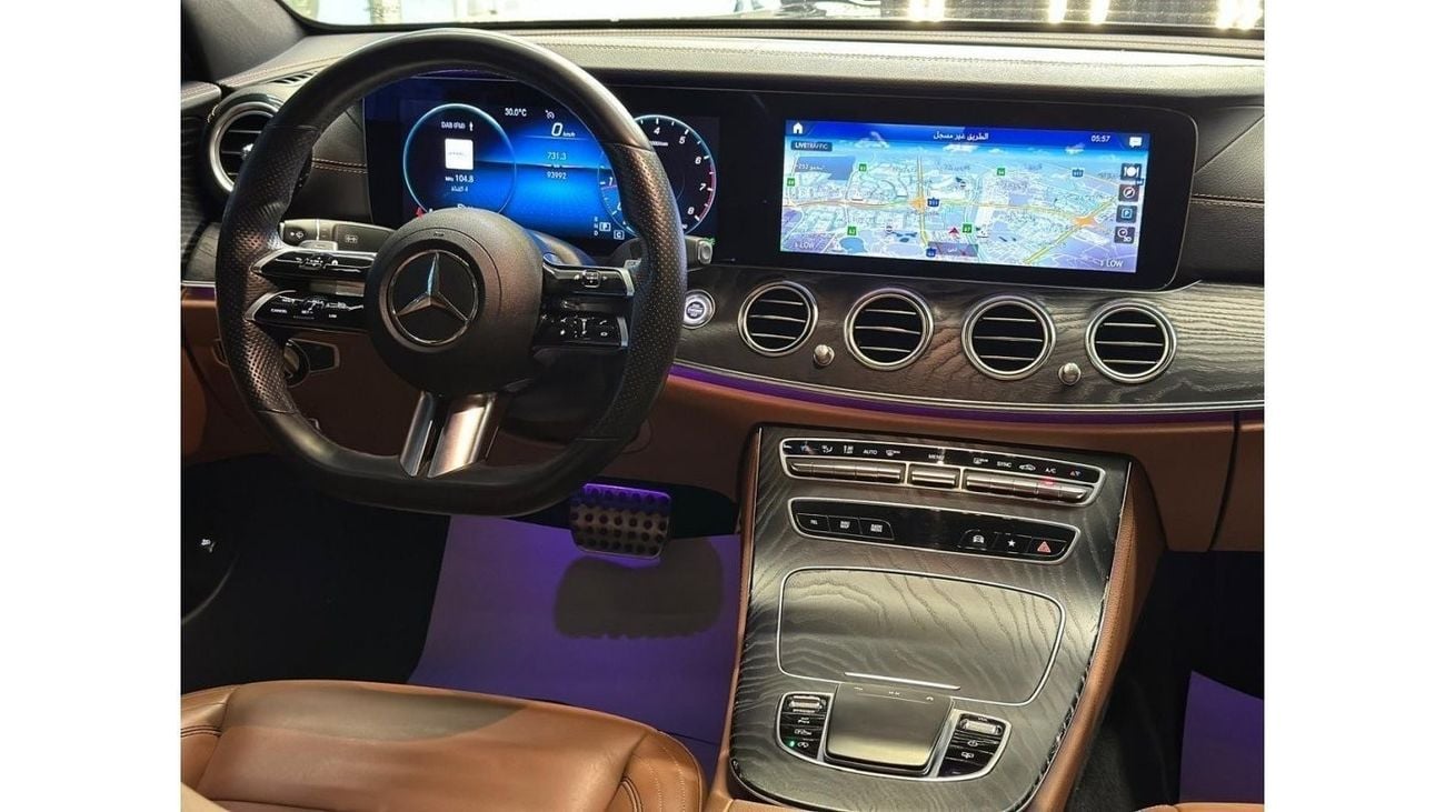 مرسيدس بنز E300 Std مرسيدس E300 موديل 2021 كم 93000 خليجي بدون حوادث أو دهان