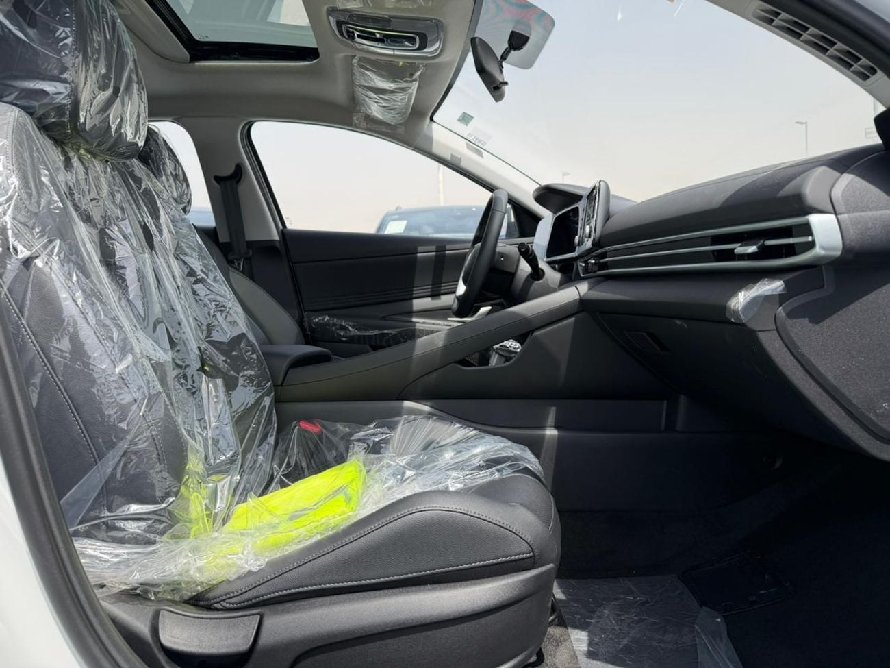 هيونداي إلانترا SMART 1.5L Petrol 2025 Export Price @ 57,500 AED