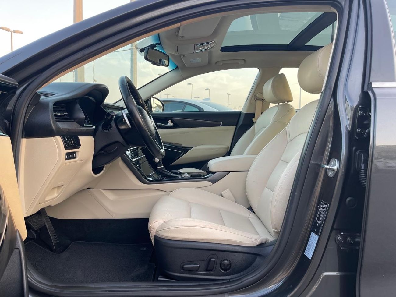 Kia Cadenza Kia Cadenza_Gcc_2021_Excellent_Condition _Full option