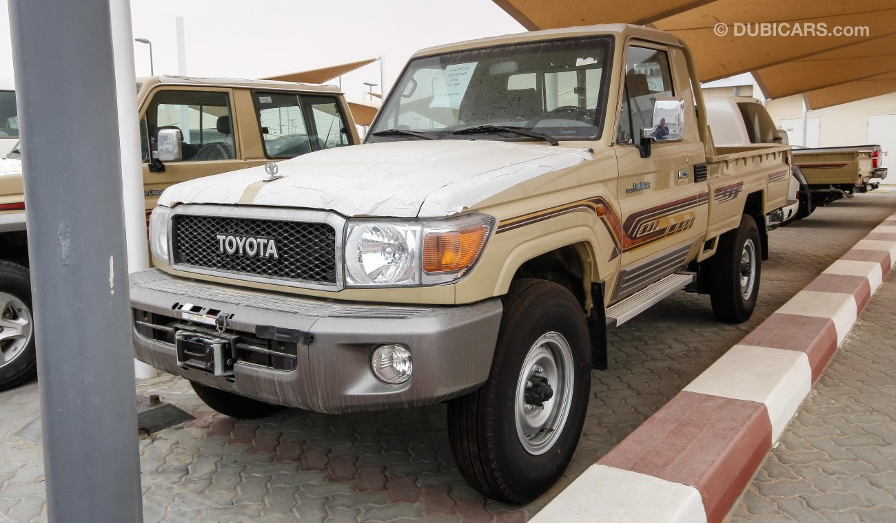 Toyota Land Cruiser Pick Up LX V6