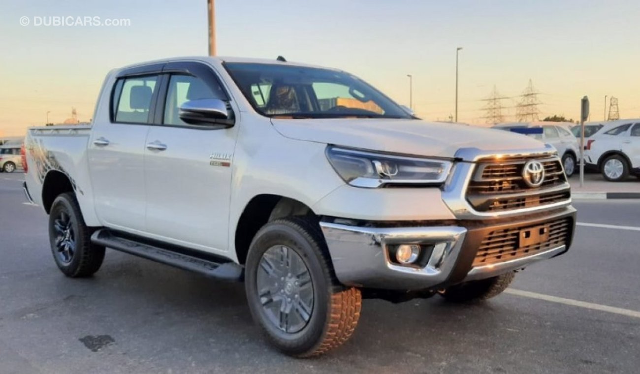 تويوتا هيلوكس SR5 2.4L Diesel 4x4 Double Cab M/T - Rear camera - Full options