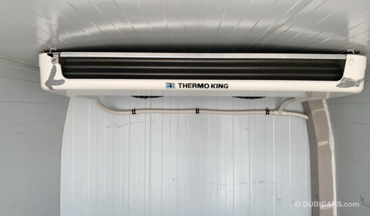 Toyota Hiace 2018 6 Seats Chiller Ref#223