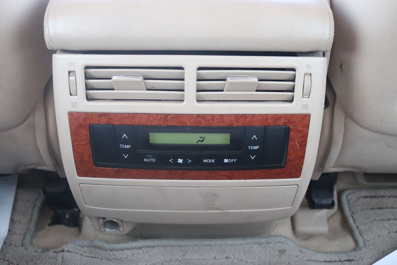 Toyota Land Cruiser VXR LEATHER SEAT, ELECTRIC SEAT, SUNROOF, MONITOR, MODEL 2015