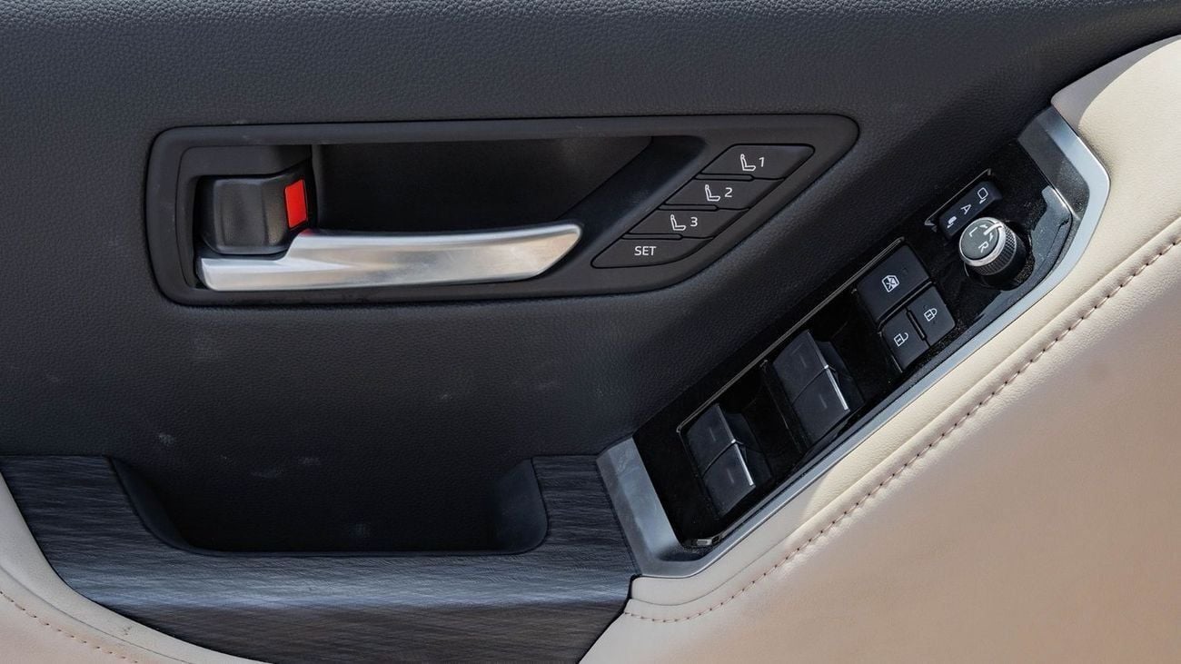 تويوتا لاند كروزر 2025 Toyota Land Cruiser 300 VXR 3.5L AT Petrol Twin Turbo (White-Beige)