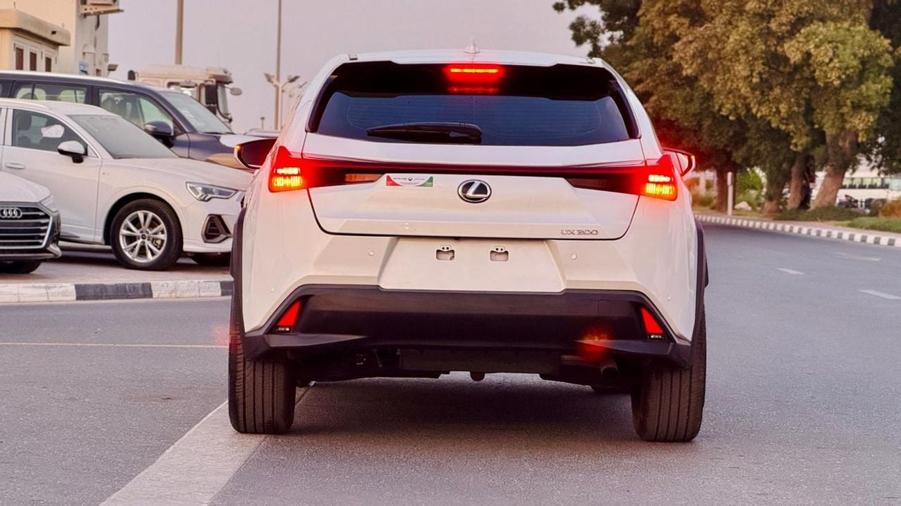 لكزس UX 200 PUSH START | LEATHER SEATS | AT | 2.0L PETROL | BACK CAMERA | ELECTRIC HEATED & POWER SEATS | 2023