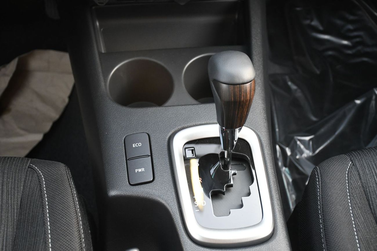 Toyota Hilux 2.7L V4 SR5 BSM Push Start full option ( Ready Stock )