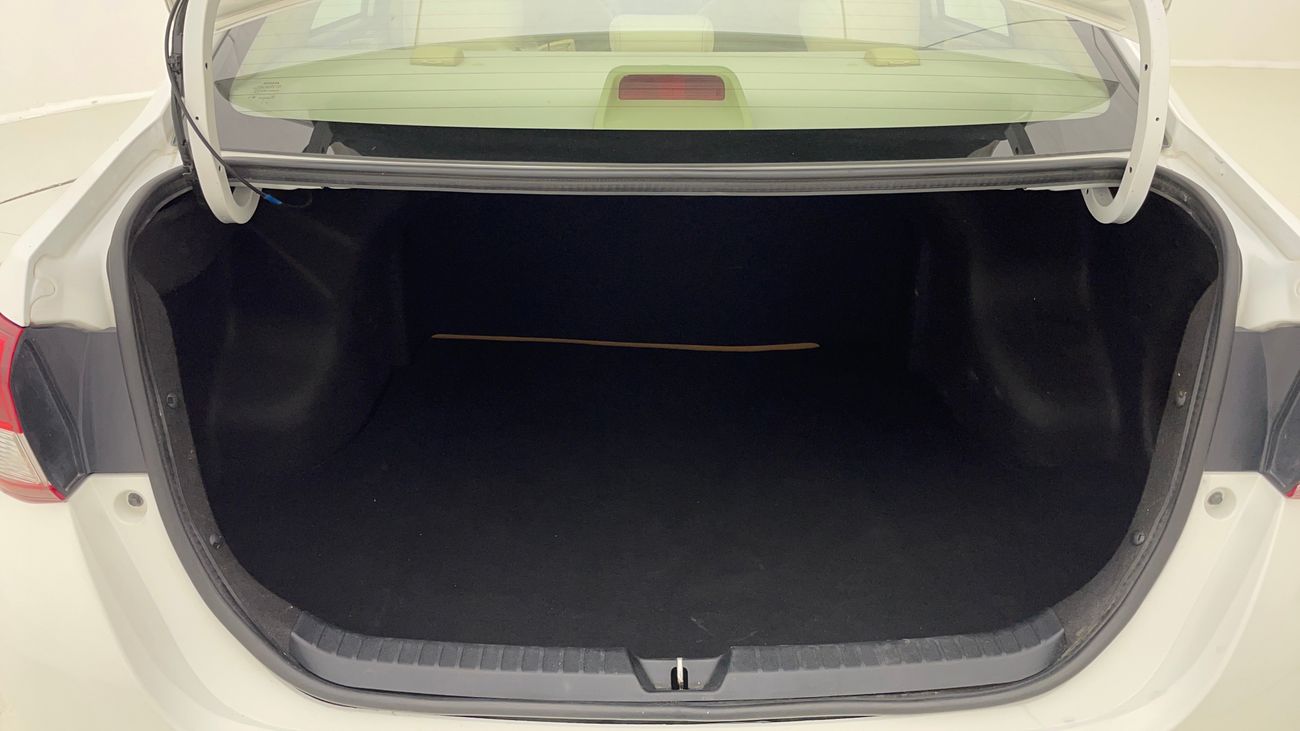 تويوتا يارس SE 1.5 | بدون دفعة مقدمة | اختبار القيادة في المنزل