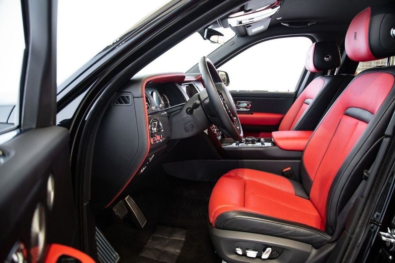 رولز رويس كولينان BLACK BADGE