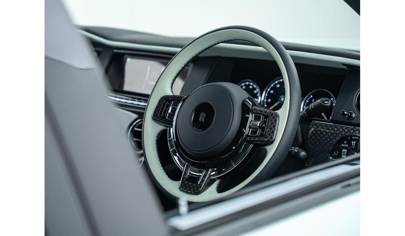 رولز رويس كولينان 6.75 V12 Black Badge RIGHT HAND DRIVE