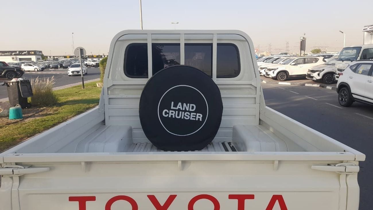 Toyota Land Cruiser Pick Up Pick up dual cab 4.5 V8 1VD diesel manual low kms Right-Hand drive