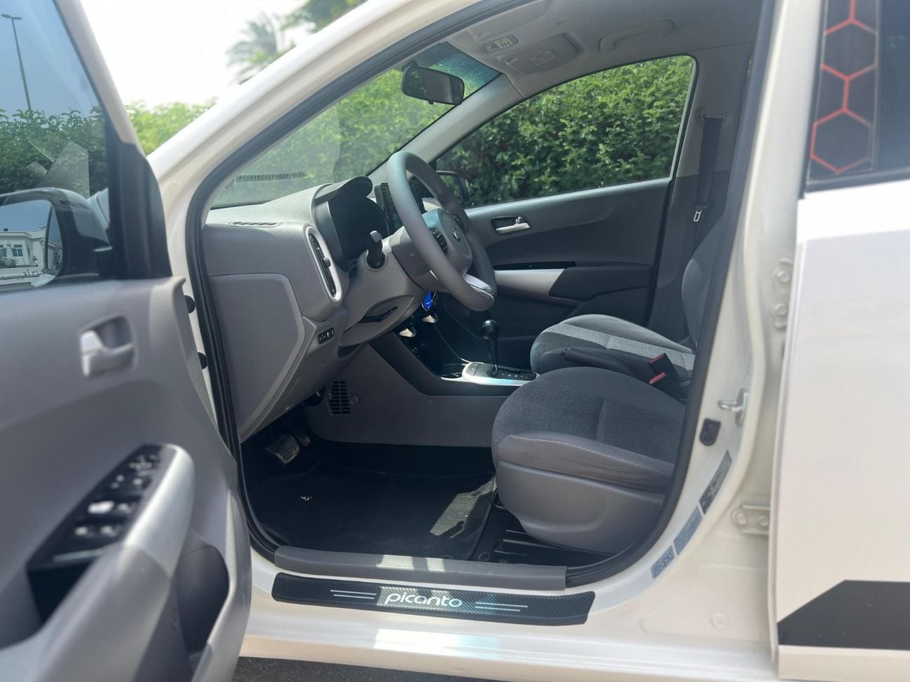 Kia Picanto 355-MONTHLY FOR 4 YEARS | GCC | LCD | REVERSE CAMERA | ACCIDENT FREE