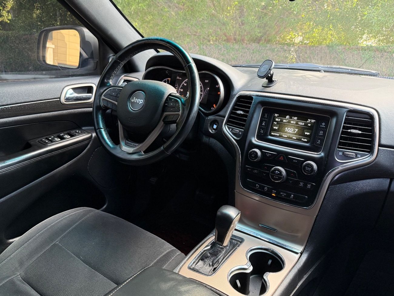 جيب جراند شيروكي Laredo 3.6L