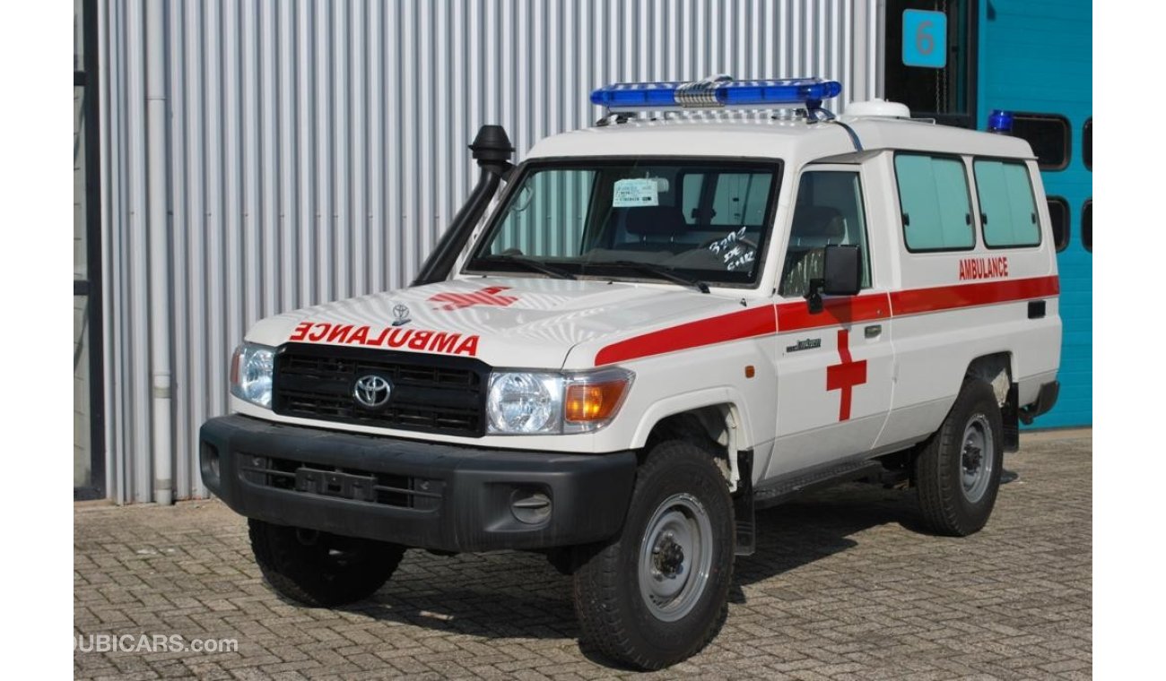 Toyota Land Cruiser Hard Top Toyota LC78 Ambulance