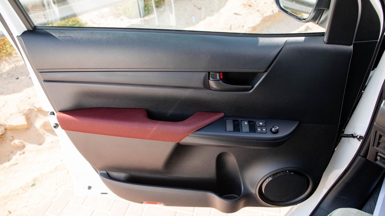 تويوتا هيلوكس GLX 2.7L Double Cab Utility RWD A/T