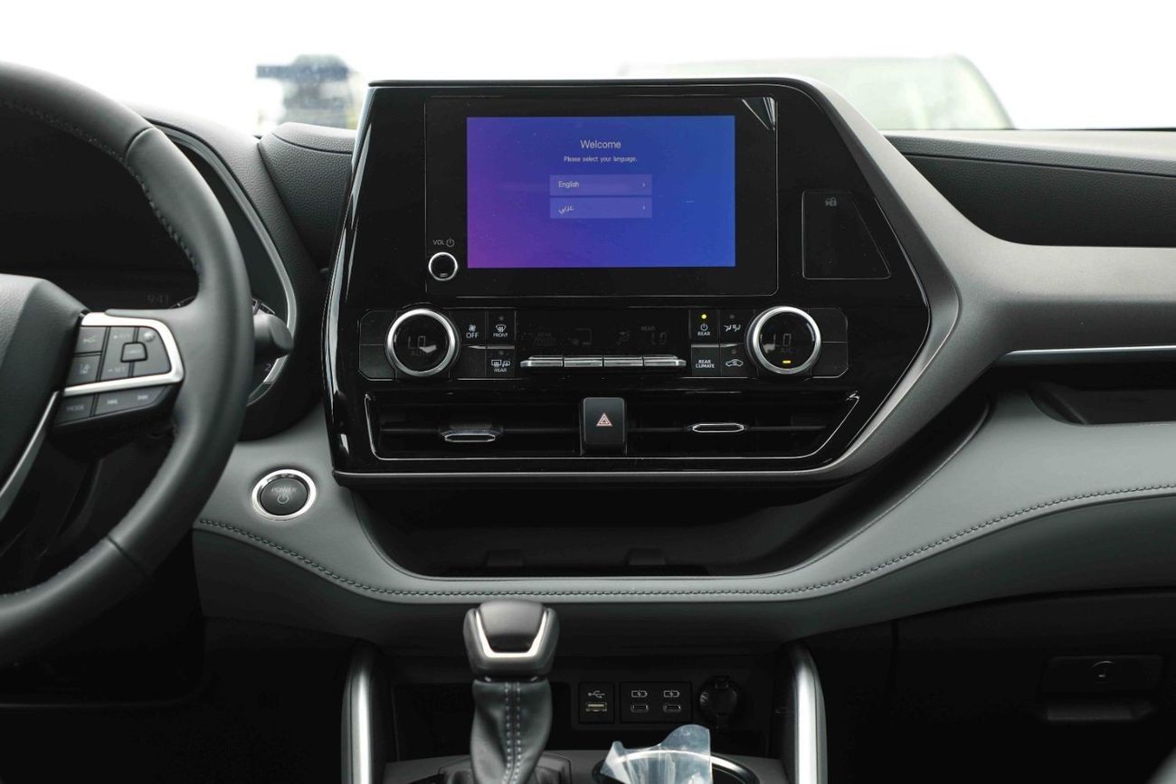 Toyota Highlander 2024 TOYOTA HIGHLANDER XLE 2.5 - Hybrid - GREY METTALIC inside GREY | Export Only