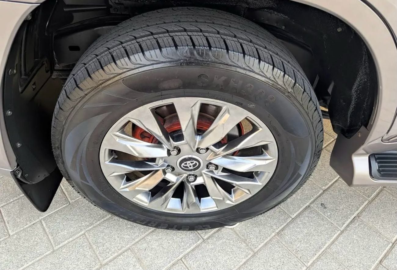 تويوتا لاند كروزر VXR