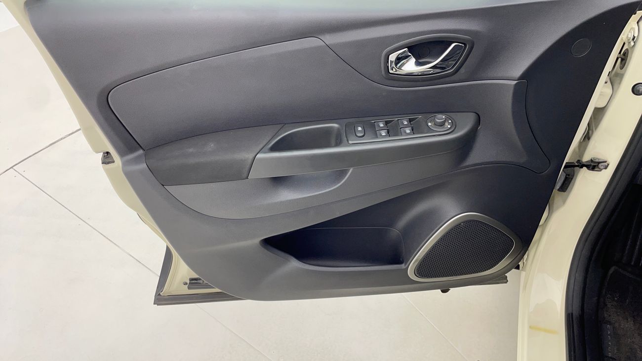 Renault Captur LE 1.6 | Zero Down Payment | Free Home Test Drive