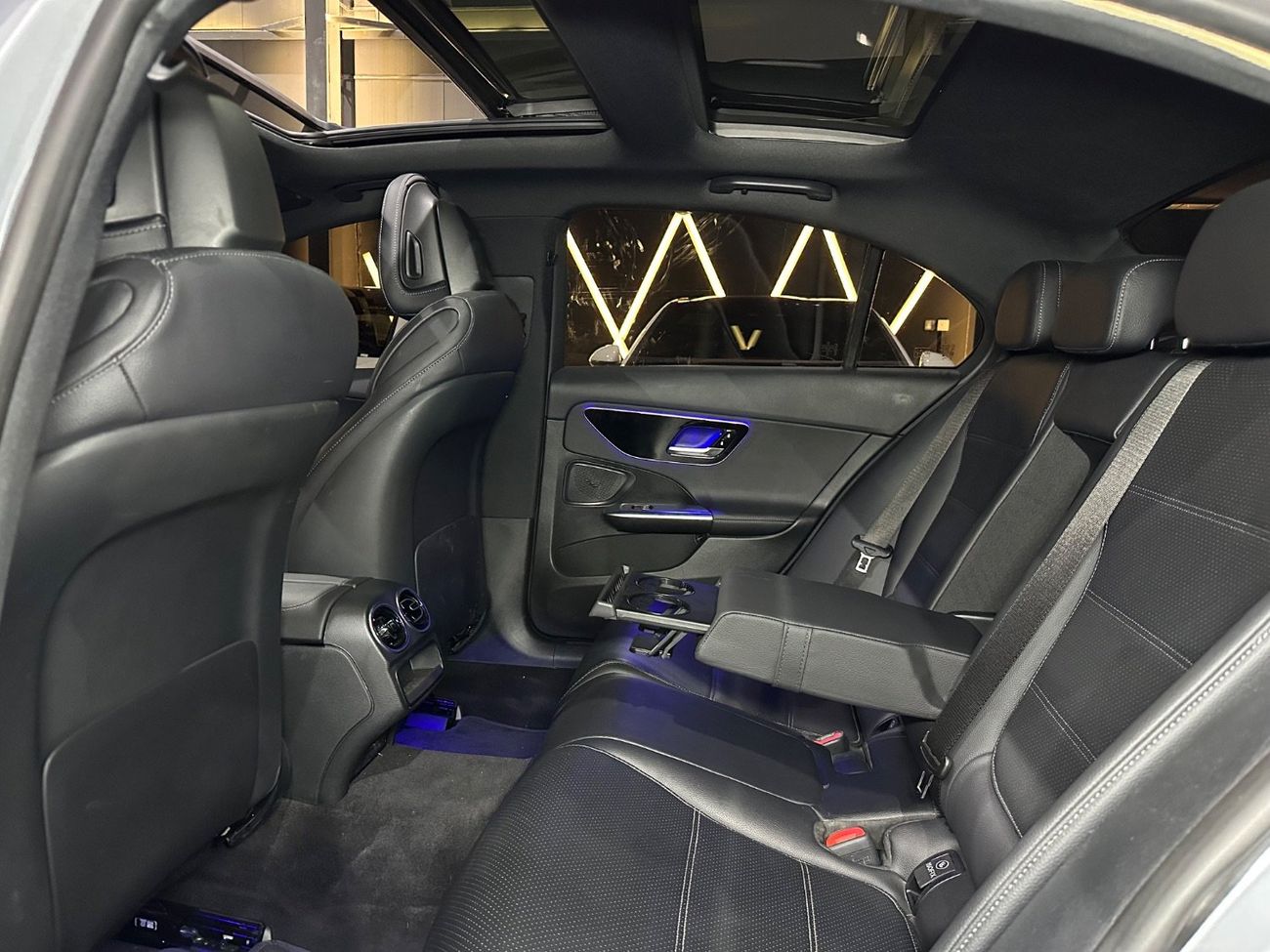 Mercedes-Benz C 300 Base MERCEDES-BENZ C300 | 2025 | FULL OPTIONS | VERY GOOD CONDITIONS