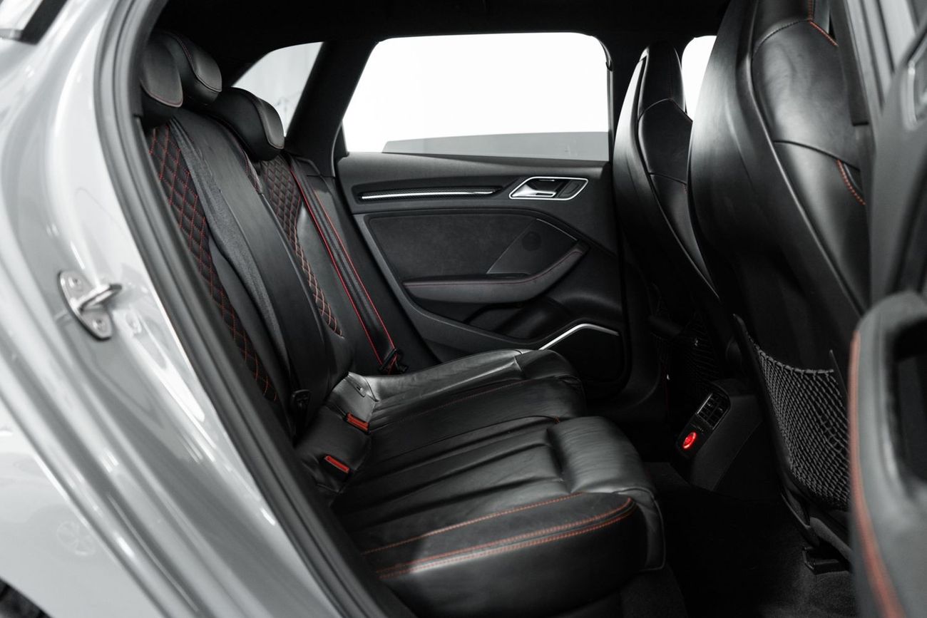 Audi RS3 TFSI quattro 2.5L (362 HP) Hatchback