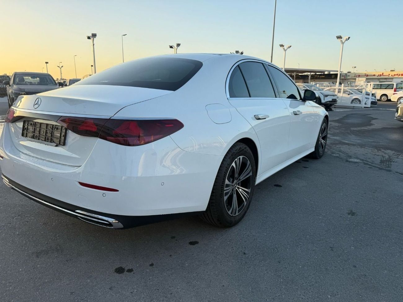 Mercedes-Benz E200 New Mercedes-Benz E200 2.0L