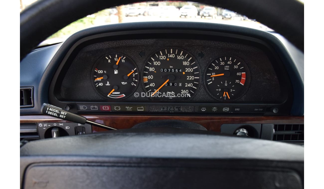 Mercedes-Benz 560 Original Paint & Low Milage