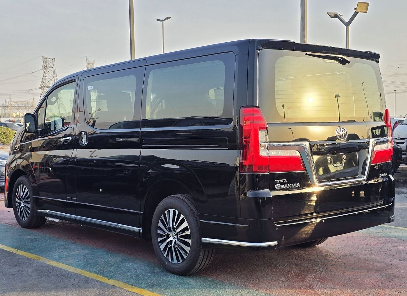 Toyota Granvia Premium 2.8l Toyota Granvia Premium 2.8l Diesel A/T RWD 6 Seats Black color 2025 Model
