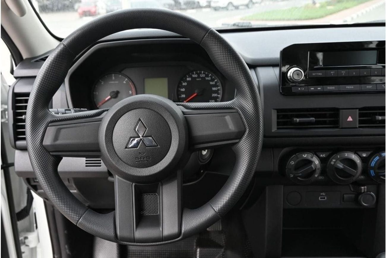 Mitsubishi L200 GLX Double Cabine GL 2.4L 4x4 Diesel 6 Seats