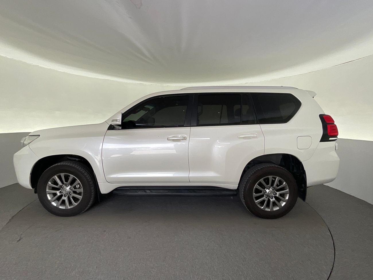 تويوتا برادو GXR | شامل الضمان | 0 ﺪﻔﻋﺓ ﺃﻮﻟﻯ