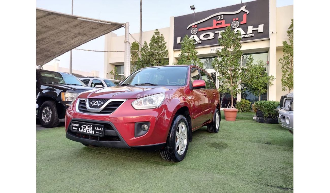 Chery Tiggo Model 2015 No. 1 red color inside beige leather hatch installed in excellent condition that does not