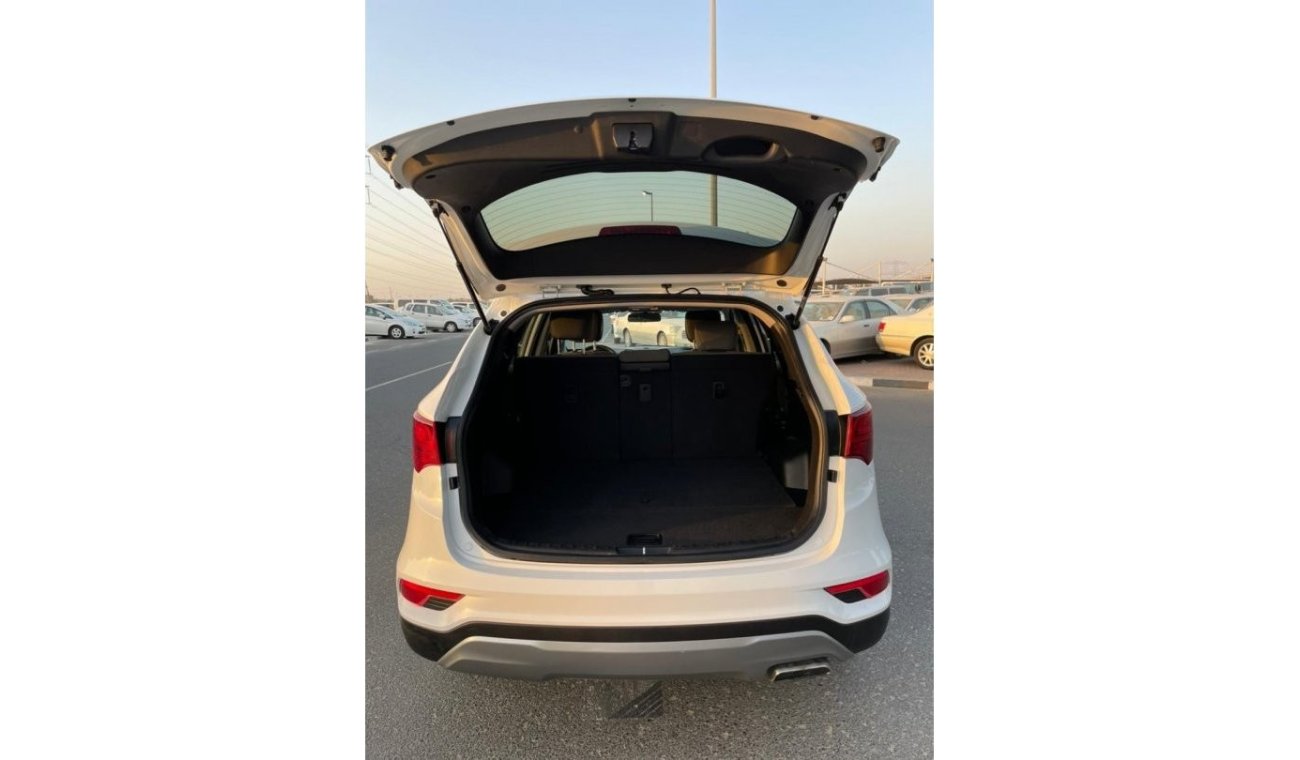 هيونداي سانتا في *SALE* 2018 Hyundai Santa Fe 4x4 Sports - 2.4L V4 / EXPORT ONLY