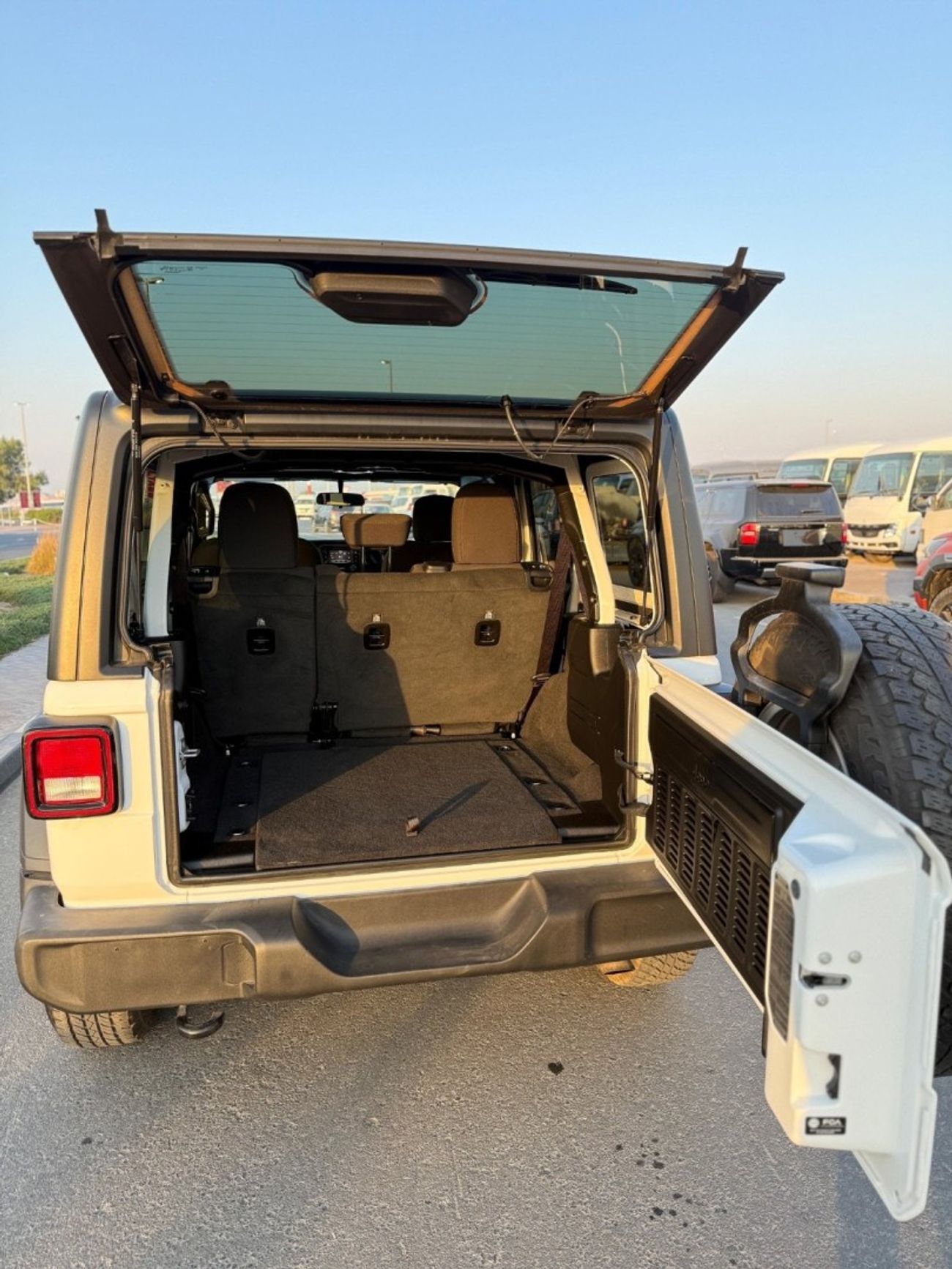 جيب رانجلر Unlimited Sport S 2.0L A/T